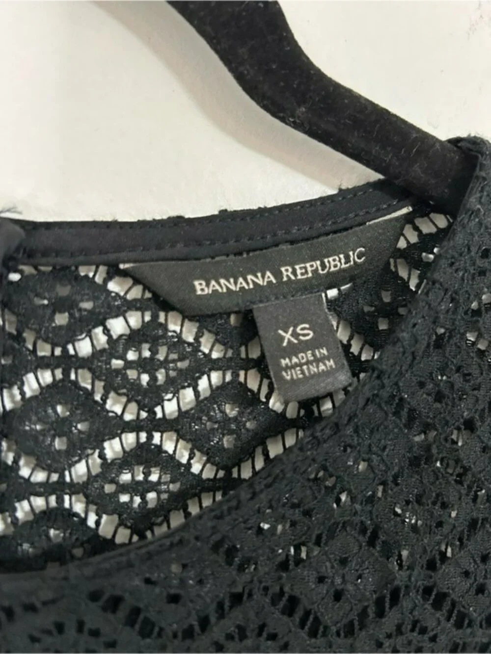 Banana Republic XS Navy Eyelet Lace Blouse & Black Lace Top Bundle Romantic